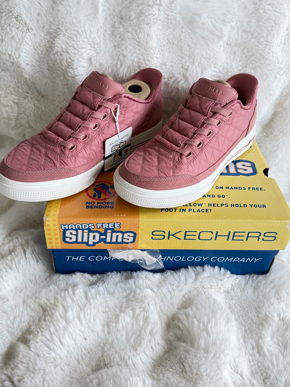 7.5 WIDE Skechers Quilted Rose Pink Slip-On Sneakers with White Sole